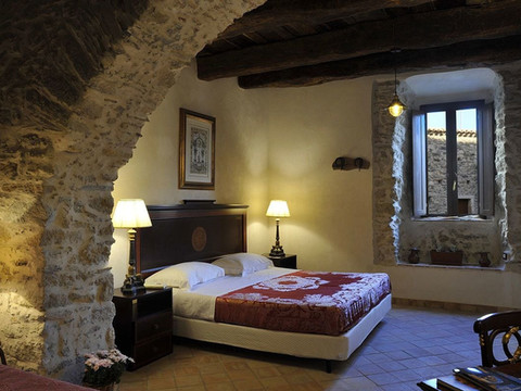 波尔哥迪福乌米时代住宅酒店