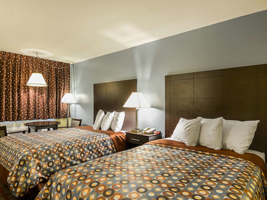 伍德斯托克伊克诺旅馆 - 雪伦多亚河谷 I-81