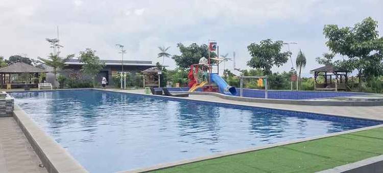 红多兹酒店-近维萨塔帕里本多拉旺(RedDoorz Near Wisata Paribendo Lawang)图片