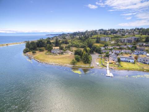 羽毛鸟维多利亚海滨开间套房(Birds of a Feather Victoria Oceanfront Studio Suites)