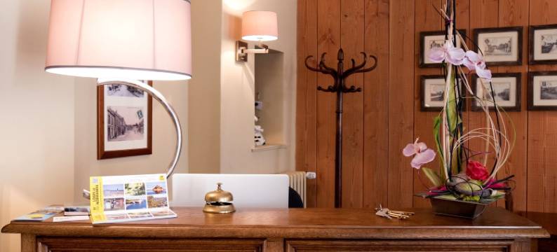 华尔布朱瓦洛吉斯旅馆(Logis Hôtel Restaurant Auberge du Valburgeois)图片