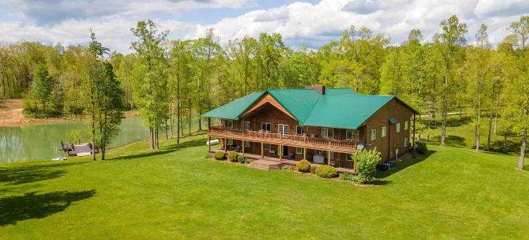 弗雷泽斯底部小屋，占地800英亩，带湖(Fraziers Bottom Cabin on 800 Acres of Land w/ Lake)图片