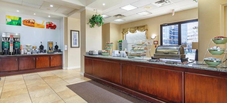 泰森角郊区工作室(Suburban Studios Tysons Corner)图片