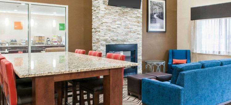 特雷霍特大学区舒适套房酒店(Comfort Suites Terre Haute University Area)图片