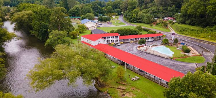 Oyo劳埃德河畔乡村旅馆(Lloyd's on the River Country Inn by OYO)图片