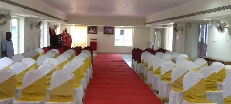 斯里萨普塔吉里旅馆(Sri Sapthagiri Lodge)图片