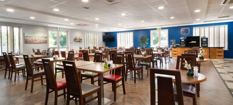 浦耳智选假日酒店(Holiday Inn Express POOLE by IHG)图片