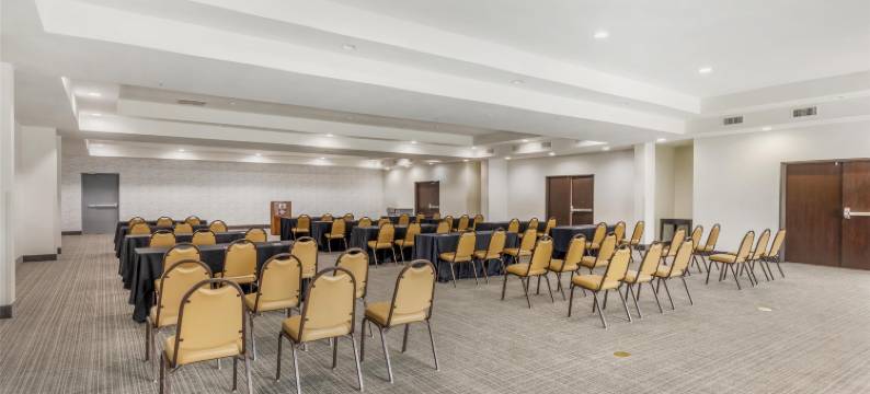 沃思堡福里斯特希尔贝斯特韦斯特优质套房酒店(Best Western Plus Fort Worth Forest Hill Inn  Suites)图片