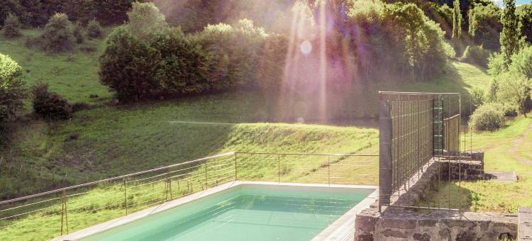 Villa with Pool & Views in Sérilhac图片