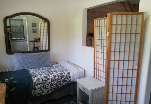 Aloha Crater Lodge Hotel Overview