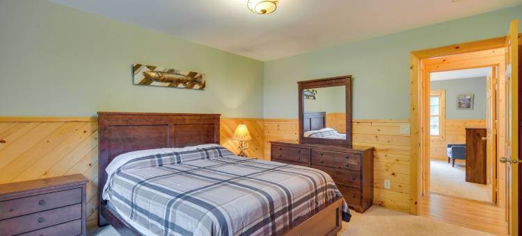 湖畔威斯康辛小木屋配有船坞！(Lakefront Wisconsin Cabin with Boat Dock!)图片