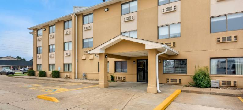 埃文斯维尔东速8酒店(Super 8 by Wyndham Evansville East)图片