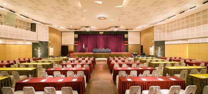 普瑞佩塔纳酒店(Puri Perdana Hotel)图片