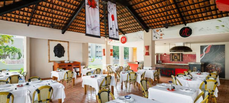 布塞里亚斯的Grand Decameron Complex, A Trademark 全包酒店(Grand Decameron Complex Bucerias, A Trademark All Inclusive)图片