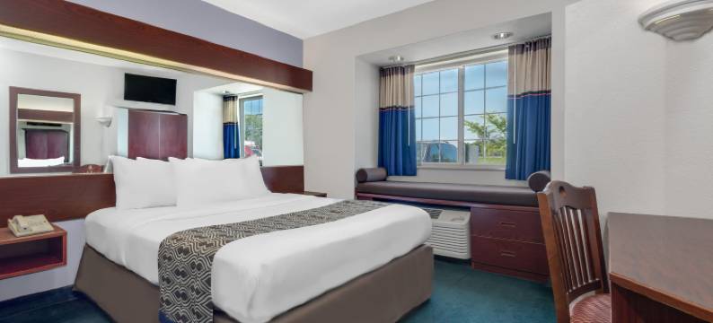 伦敦温德姆麦客达套房酒店(Microtel Inn & Suites by Wyndham London)图片