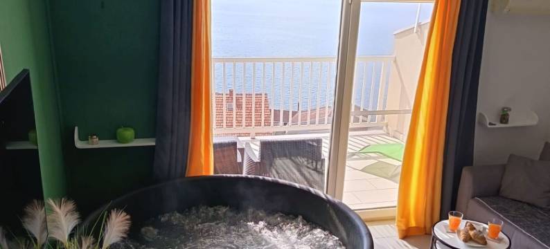 带热水浴缸的 Sutalo 公寓(Apartment Sutalo with Hot Tub)图片