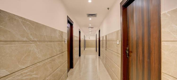 超豪华客房庆典酒店(Super Townhouse Subharti University Meerut Formerly Hotel Celebration)图片