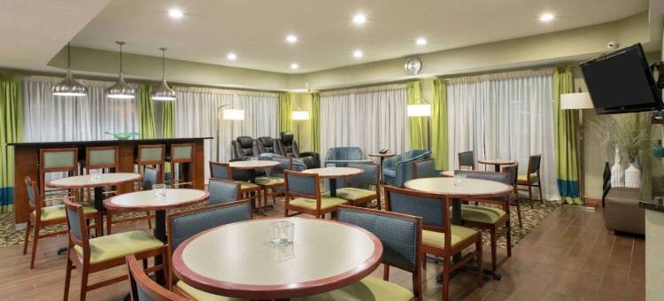 FairBridge Inn & Suites 桑顿(FairBridge Inn & Suites Thornton)图片