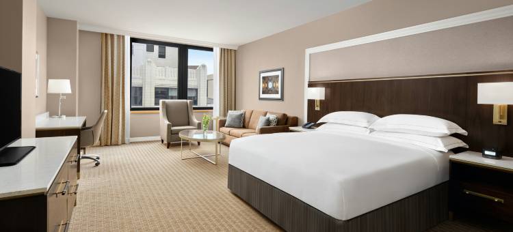 印第安纳波利斯希尔顿套房酒店(Hilton Indianapolis Hotel & Suites)图片