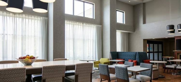 西本德欢朋套房酒店(Hampton Inn & Suites West Bend)图片