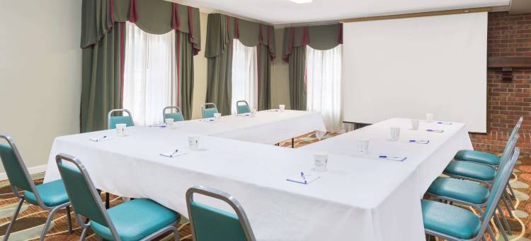 海伦呗盟套房酒店(Baymont by Wyndham Helen)图片