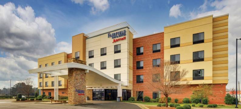 邓恩I-95万枫酒店及套房(Fairfield Inn & Suites Dunn I-95)图片