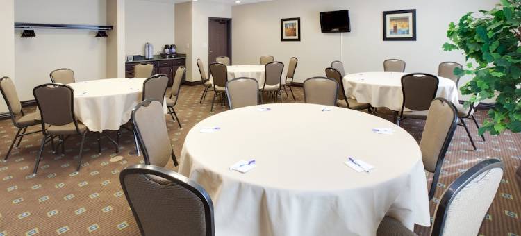 智选假日套房酒店奥马哈我 - 80(Holiday Inn Express & Suites OMAHA I - 80 by IHG)图片