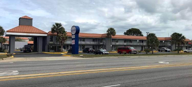 北查尔斯顿郊区酒店-I-526(Suburban Studios North Charleston I-526)图片
