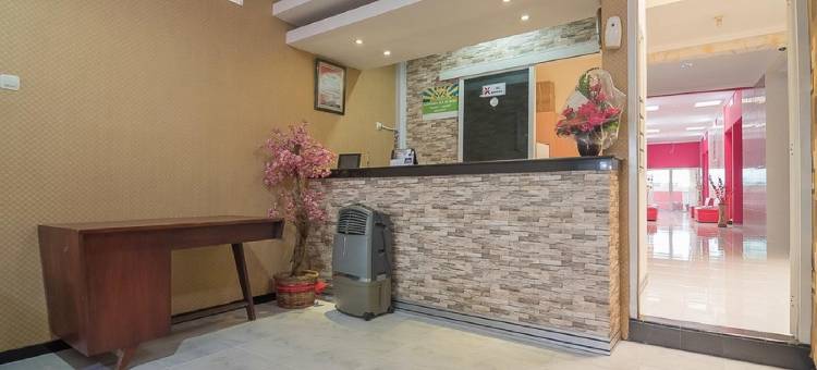 红多兹酒店-近三宝垄MT哈尔优诺(RedDoorz Near MT Haryono Semarang)图片