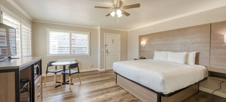 莫罗贝海港屋酒店(Harbor House Inn)图片