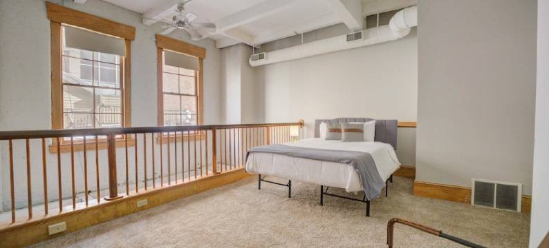 FRONTDESK克里夫兰市中心东4街2063号公寓(Frontdesk 2063 East 4th Street Apts Downtown Cleveland)图片