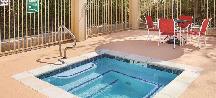 达拉斯哈钦斯拉昆塔温德姆套房酒店(La Quinta Inn & Suites by Wyndham Dallas - Hutchins)图片