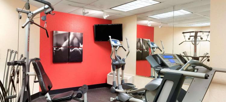 爱荷华锡达拉皮兹机场丽怡酒店(Country Inn & Suites by Radisson, Cedar Rapids Airport, IA)图片