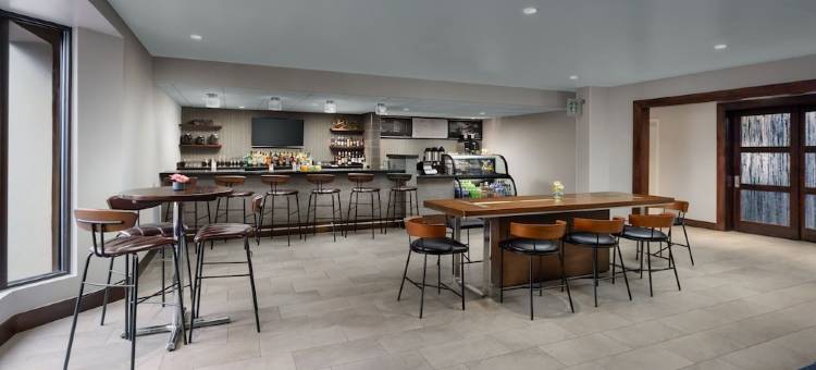 曼彻斯特波士顿地区机场万怡酒店(Courtyard by Marriott Manchester-Boston Regional Airport)图片