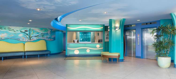 雅诗顿威基基环岛酒店(Aston Waikiki Circle Hotel)图片