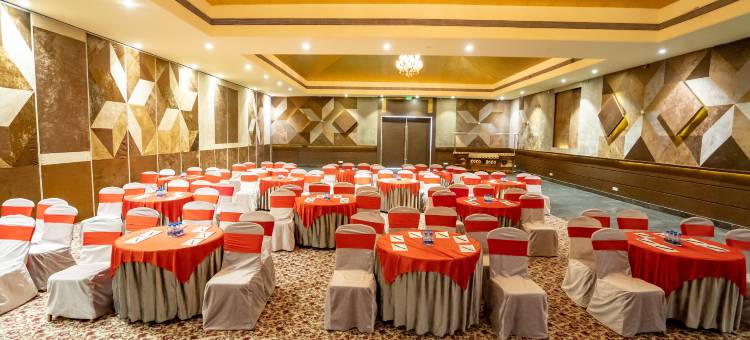 印多尔荣耀酒店和会议中心(Pride Hotel & Convention Centre Indore)图片