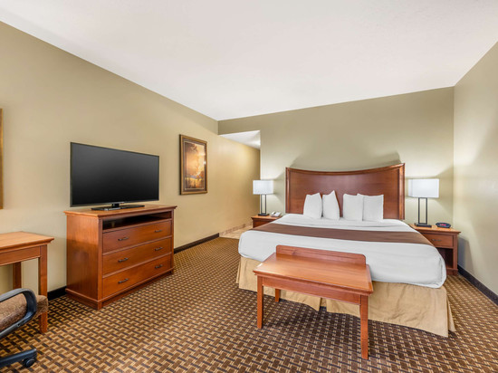 格兰德艾兰贝斯特韦斯特优质套房酒店