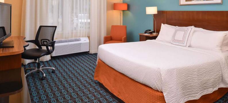 圣查尔斯温德姆贝蒙特酒店(Baymont by Wyndham St. Charles)图片