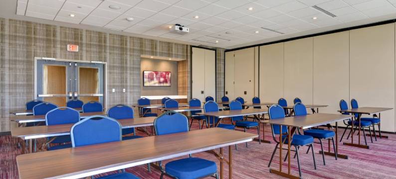 罗吉斯本顿维尔万豪万怡酒店(Courtyard Bentonville Rogers Promenade)图片