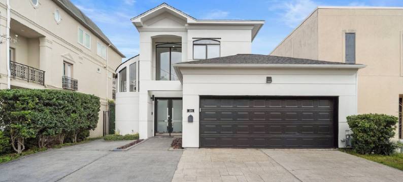 The Kirby Retreat–Luxe Stay w/ Heated Pool, King Size Beds, Garage & Games图片