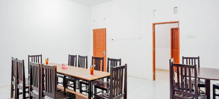 RedDoorz near Pasar Baru (红门靠近新菜场马穆朱)(RedDoorz Plus at Hotel Lestari Karema Mamuju)图片