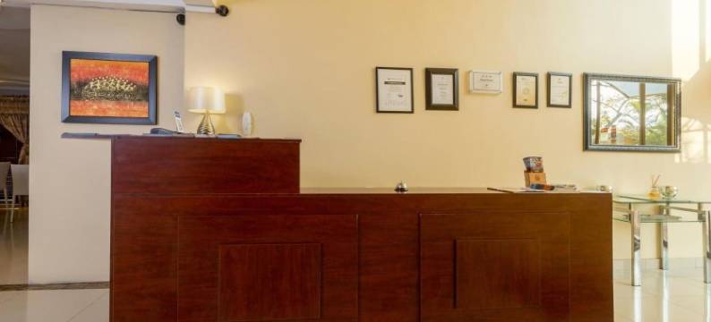 Room in Guest Room - Ezulwini Guest House - Queen Room with Balcony, Pool View & Jacuzzi in Balito图片