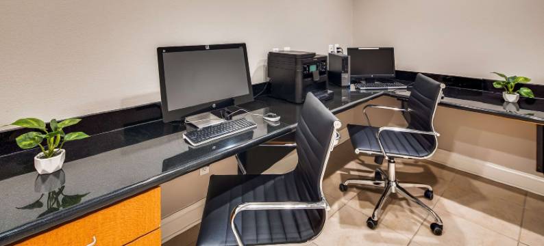 尚佩恩/厄巴纳贝斯特韦斯特优质酒(Best Western Plus Champaign/Urbana Inn)图片