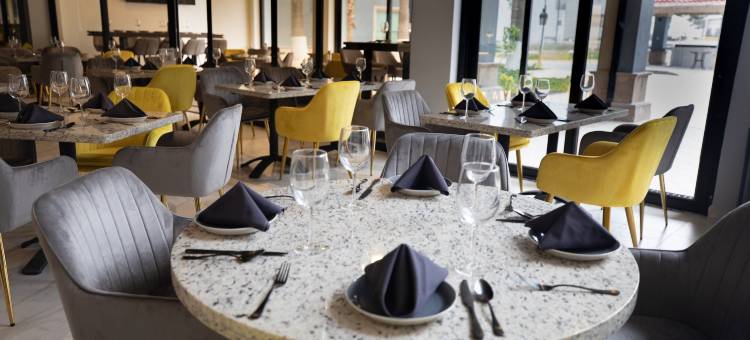 洲际酒店集团voco盐蒂约套房酒店(DoubleTree Suites by Hilton Hotel Saltillo)图片