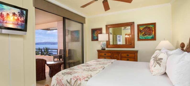 Spacious Kitchen and Stunning Ocean Views - Elegant Top-Floor Sanctuary图片