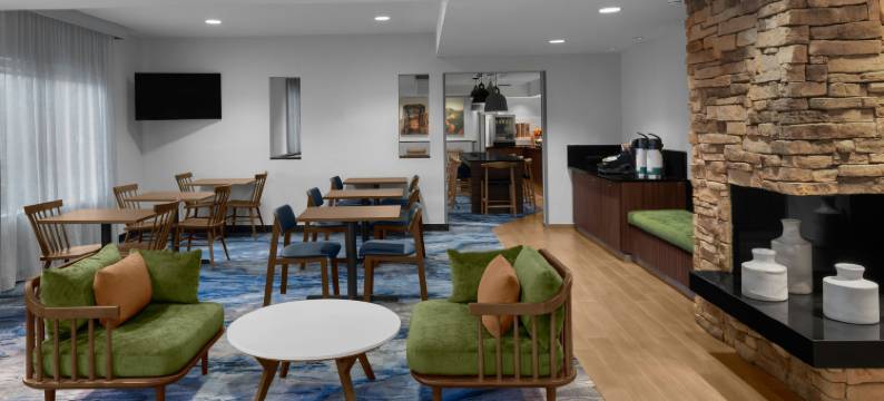 圣塔克拉里塔巴伦西亚万枫酒店(Fairfield Inn Santa Clarita Valencia)图片