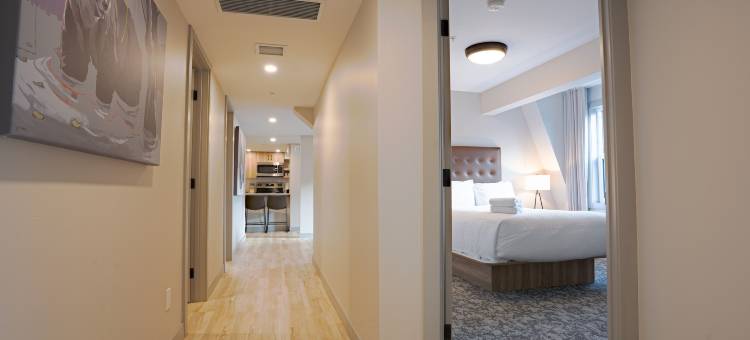 班夫基地营套房(Basecamp Suites Banff)图片