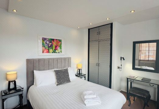 Charlotte House Hotel Overview