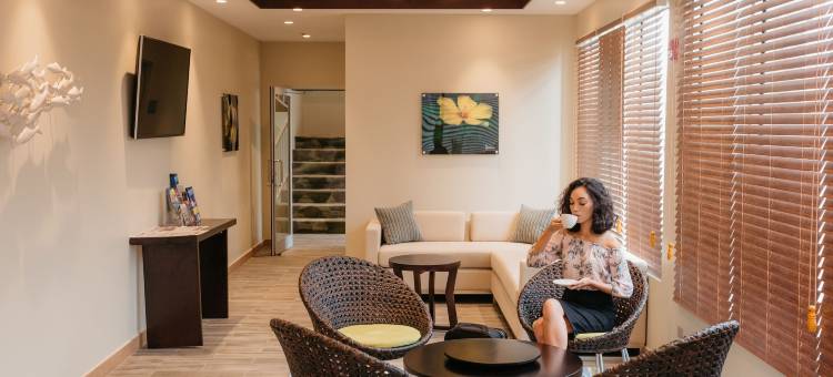 冲浪者度假酒店(Surfrider Resort Hotel)图片