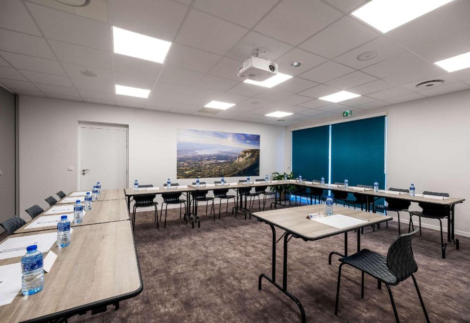 Kyriad Annemasse - Geneve Hotel Overview